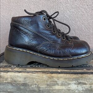 Vintage Dr. Martens 12281 Y2K 90’s Daisy Chunky Ankle Boot